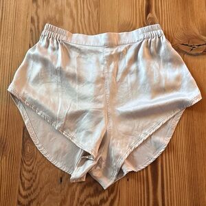 Lunya Silk Sleep Short in Otium Tan